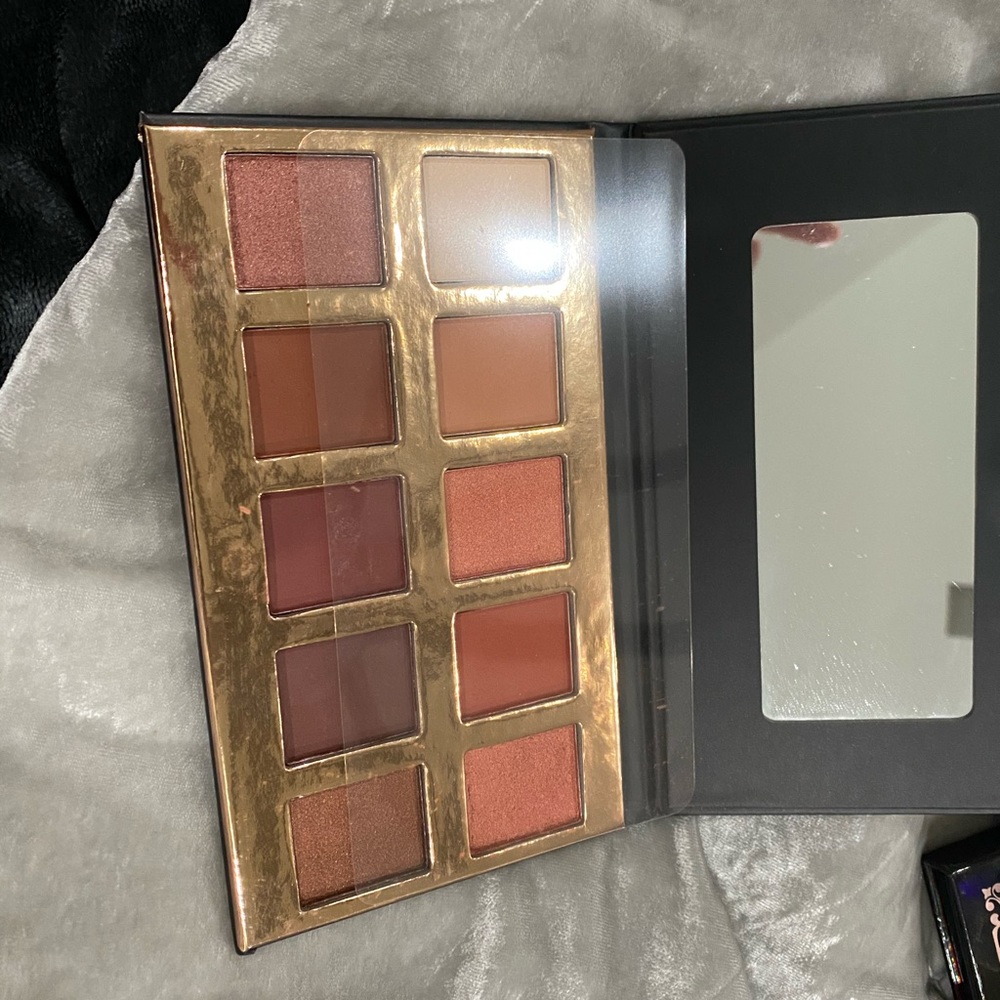 Makeup bundle